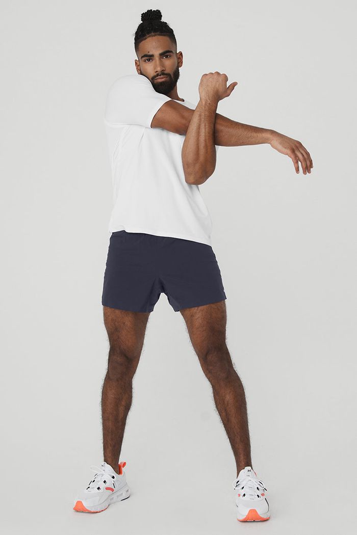 Alo Yoga Idol Performance Tee Short Sleeve Herr Vita | 1720845-CP