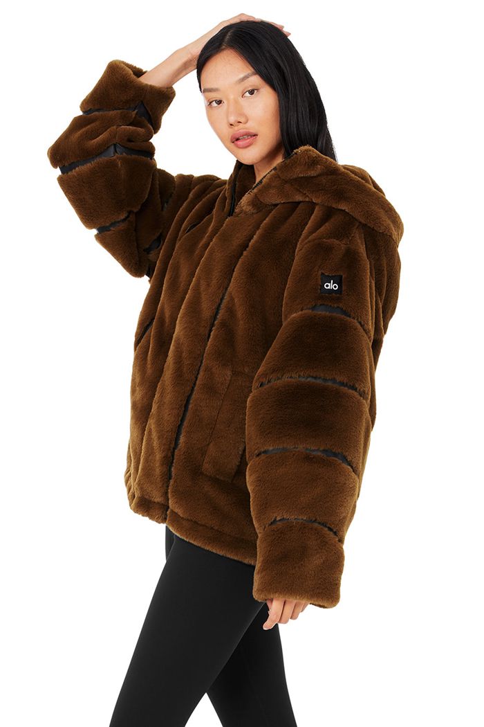 Alo Yoga Knock Out Faux Fur Jacka Dam Choklad | 6958017-HT