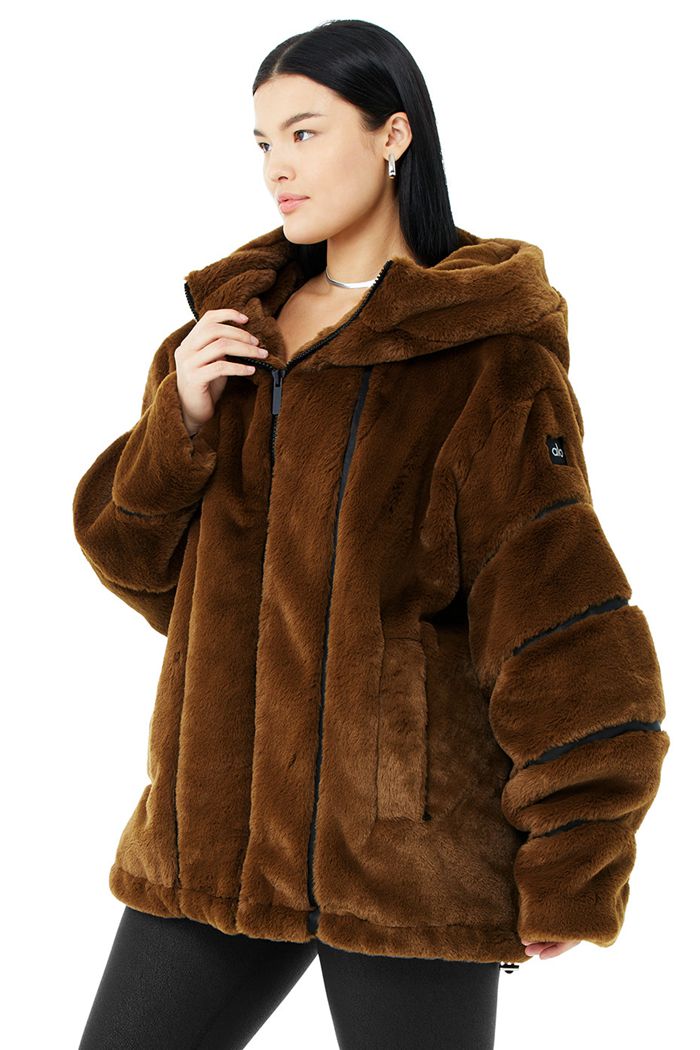 Alo Yoga Knock Out Faux Fur Jacka Dam Choklad | 6958017-HT