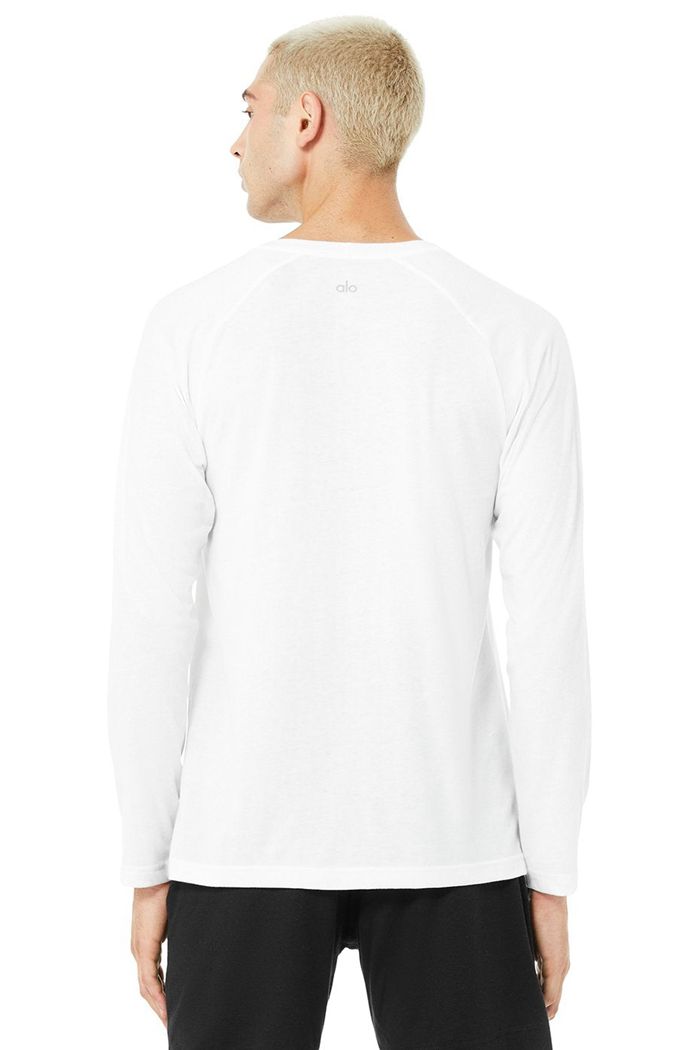 Alo Yoga Triumph Tee Long Sleeve Herr Vita | 4235906-GZ