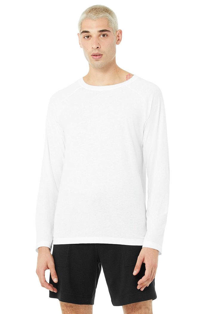 Alo Yoga Triumph Tee Long Sleeve Herr Vita | 4235906-GZ